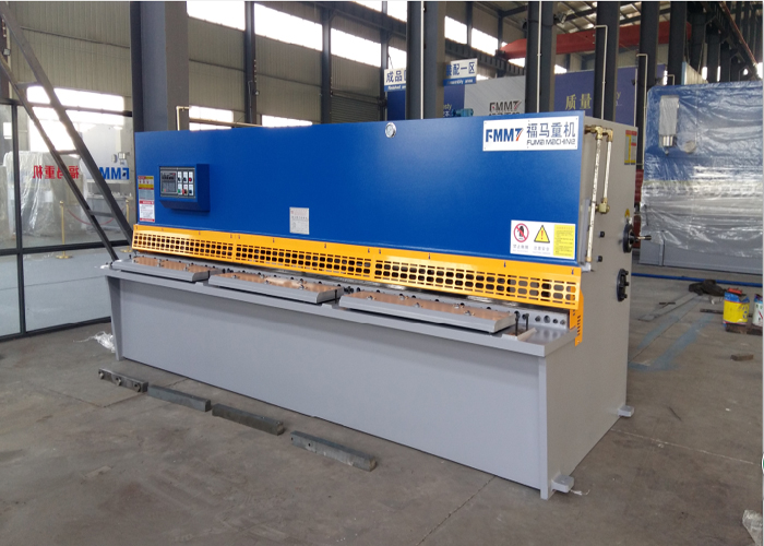 2016款擺式(shi)剪闆機QC12Y-8*4000