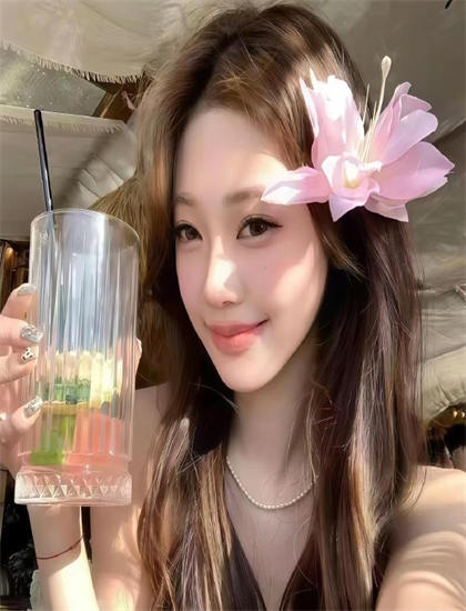 女朋友太骚了每次进去都觉得很_大佬爱美丽国语高清